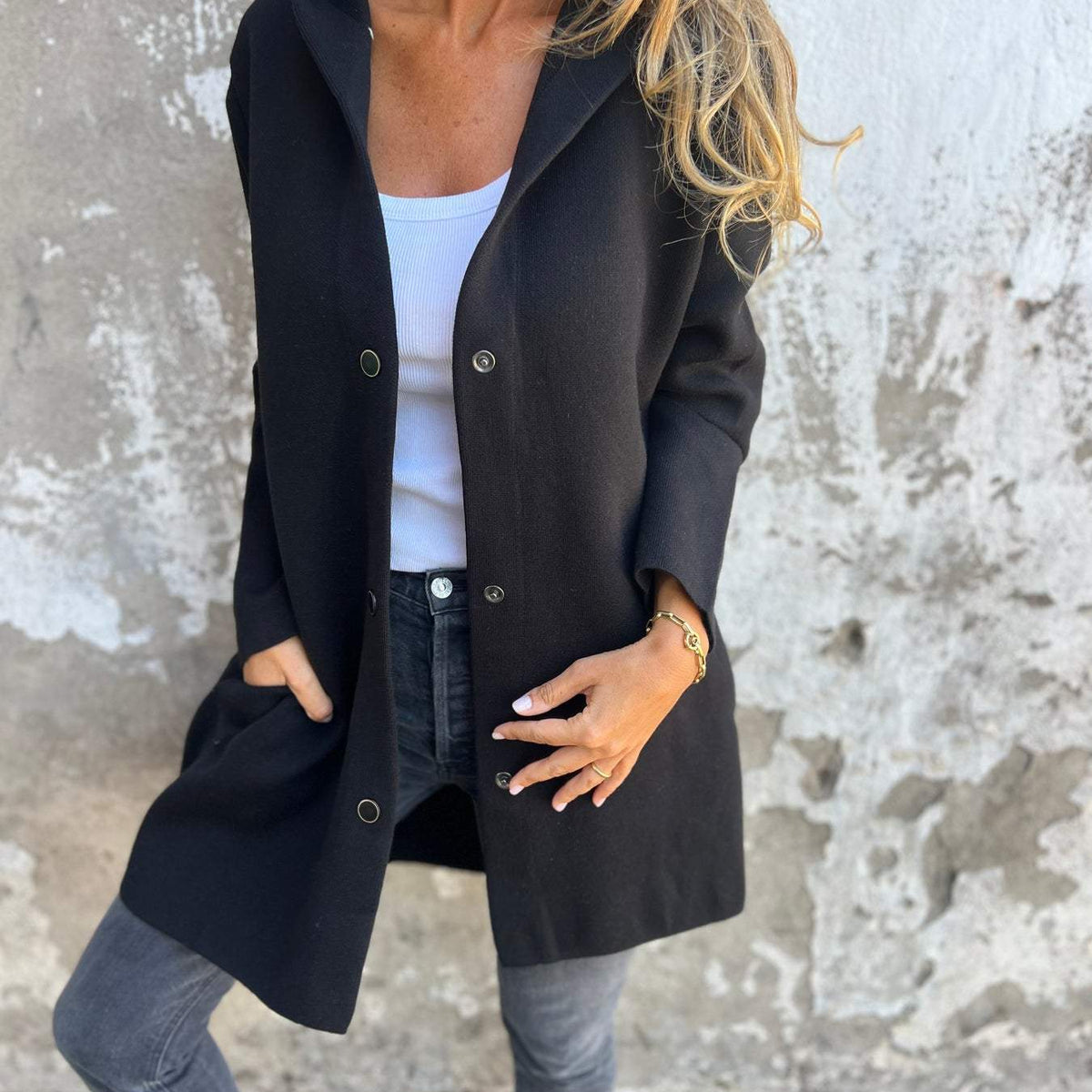 Arianna | Cardigan à capuche avec détails en boutons