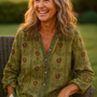 Fern | Relaxed V-Neck Blouse – Timeless Style, Effortless Comfort