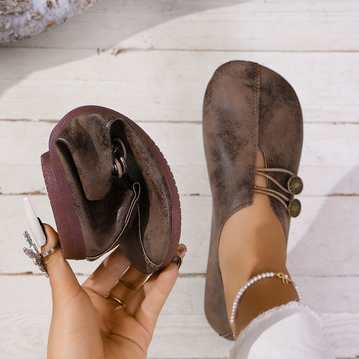 Liora FlexWalk – Style That Keeps Up With You