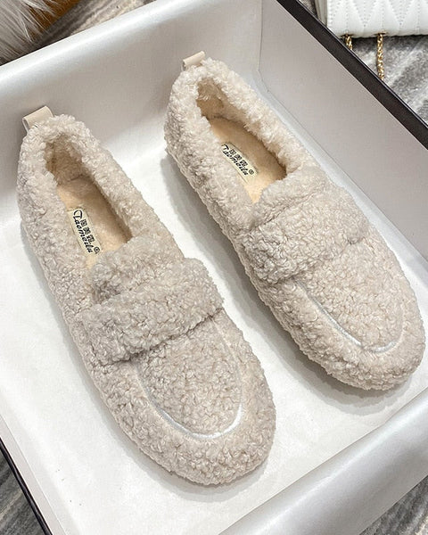 Mellora | LuxeCloud Slippers – Where Comfort Meets Elegance