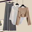  Ensemble de trois pièces : pull couleur café + chemise blanche + pantalon large gris