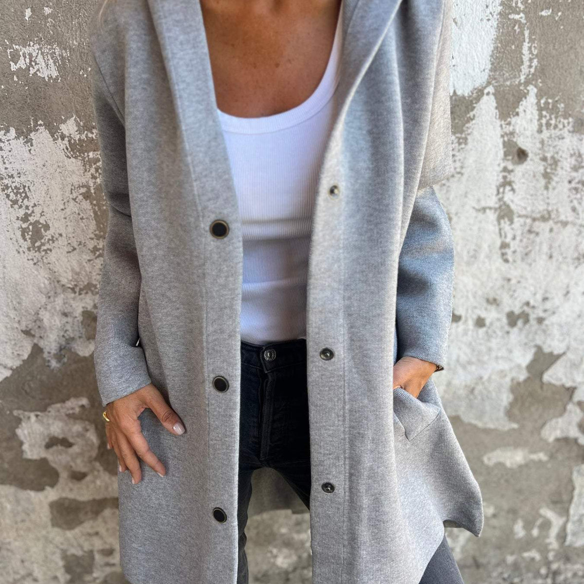 Arianna | Cardigan à capuche avec détails en boutons